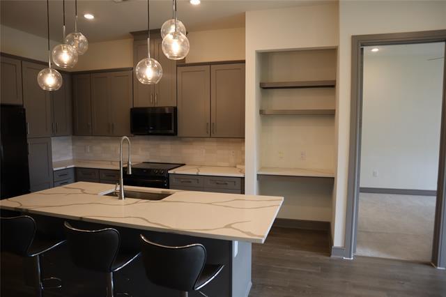 Building Photo - 2700 Old Denton Rd