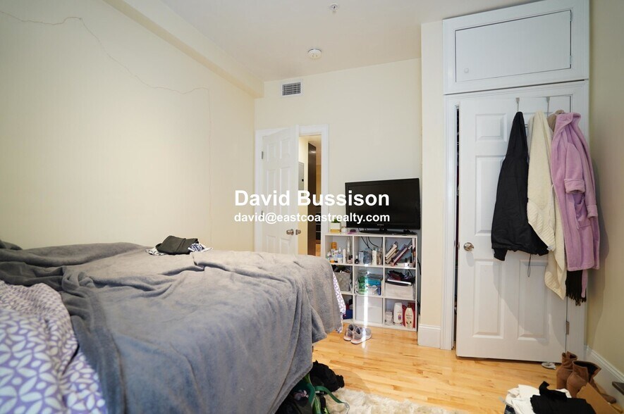 Building Photo - 1203 Beacon St