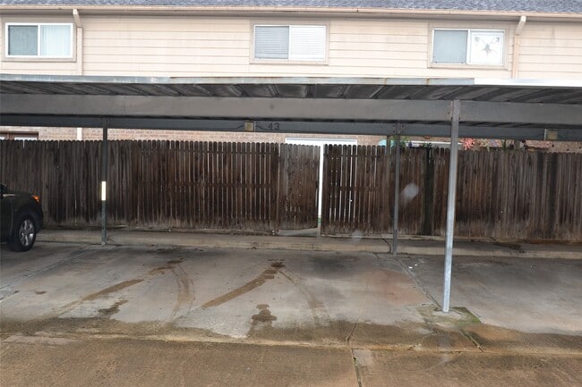 Building Photo - 6111 Beverly Hill St