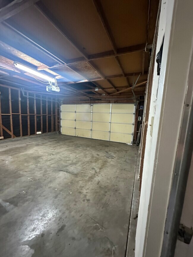 Building Photo - 2521 Casita Dr