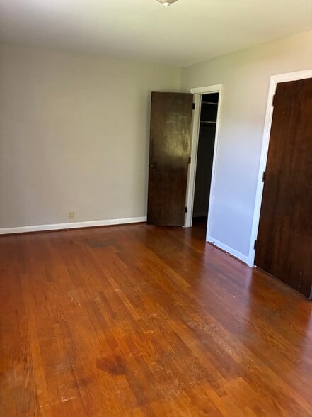 Building Photo - 40 Pleasant Ridge Ave