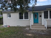 Building Photo - Fully renovated 3/1 near San Marco!