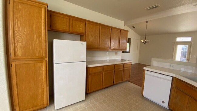 Building Photo - Rio Vista Single Story Home Available for Rent