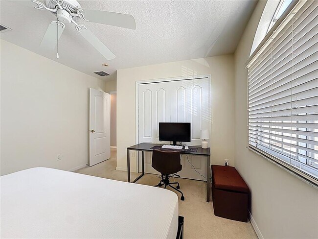 Building Photo - 526 Henley Cir