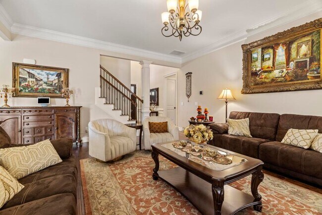Building Photo - Executive Home in Cotswold