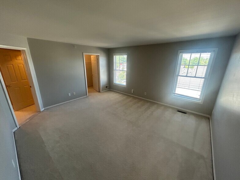 Building Photo - 191 Amys Walk