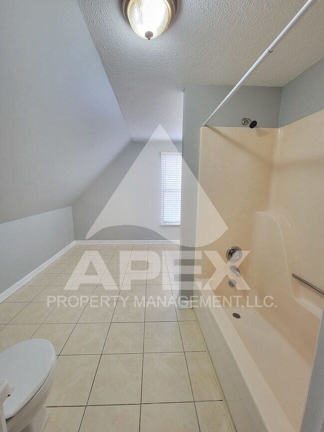 Building Photo - 3 Bd - 2 Ba Single Family Home in North Knoxville - Fountain City!