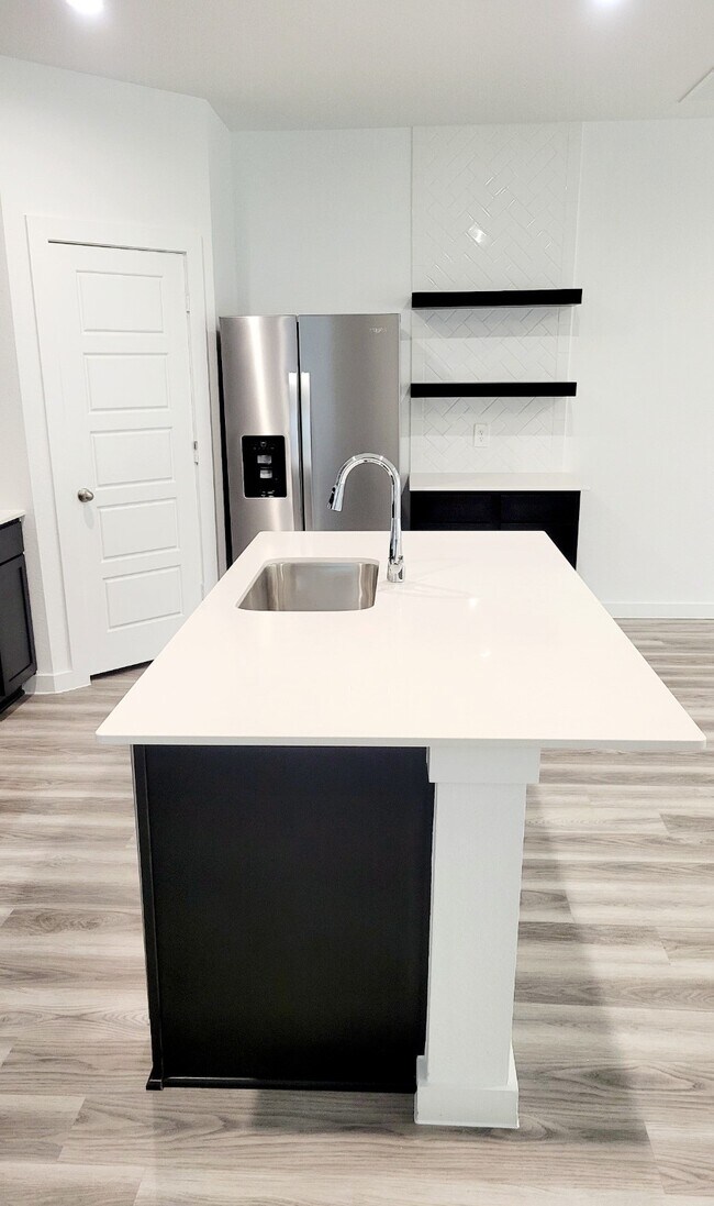 Building Photo - 12236 City Rose Ct