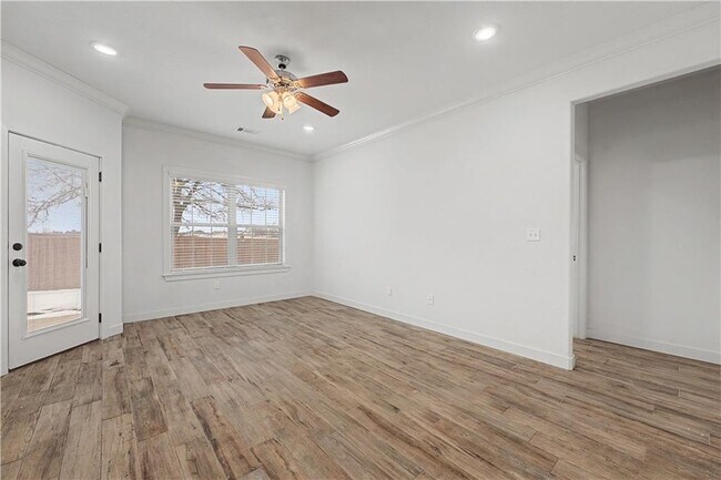 Building Photo - 3215 SW Hillstone Ave