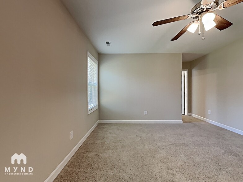 Building Photo - 1411 Oakshade Ave