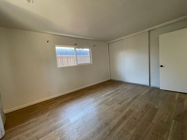 Building Photo - Wonderful and Spacious 4 Bedroom Concord H...