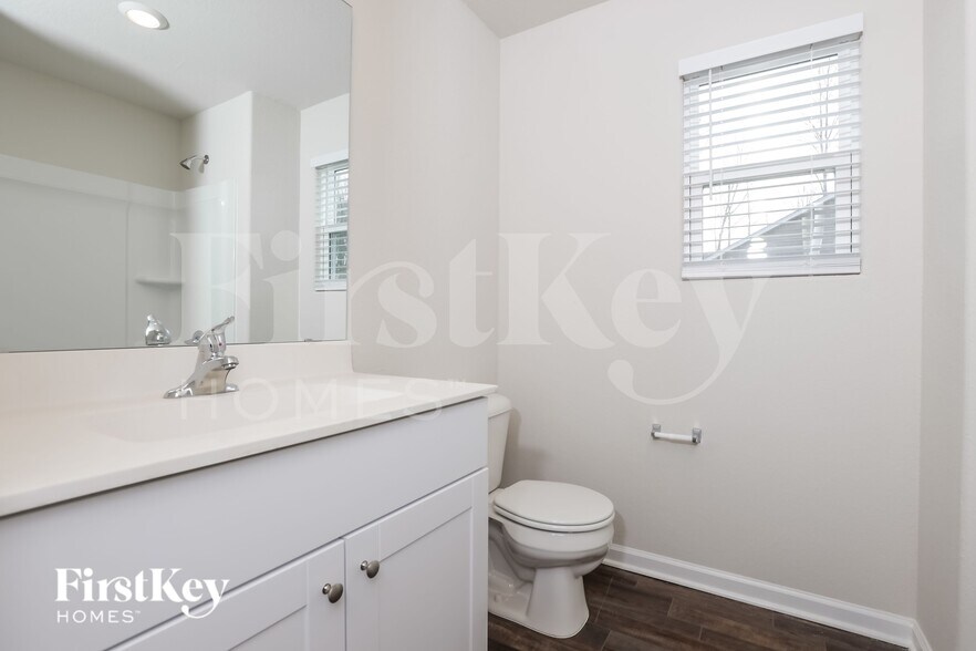 Building Photo - 115 Teal Dr