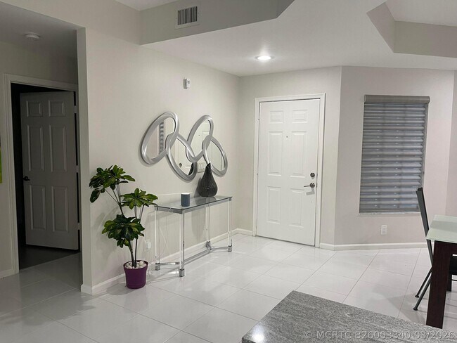 Building Photo - 11530 Briarwood Cir