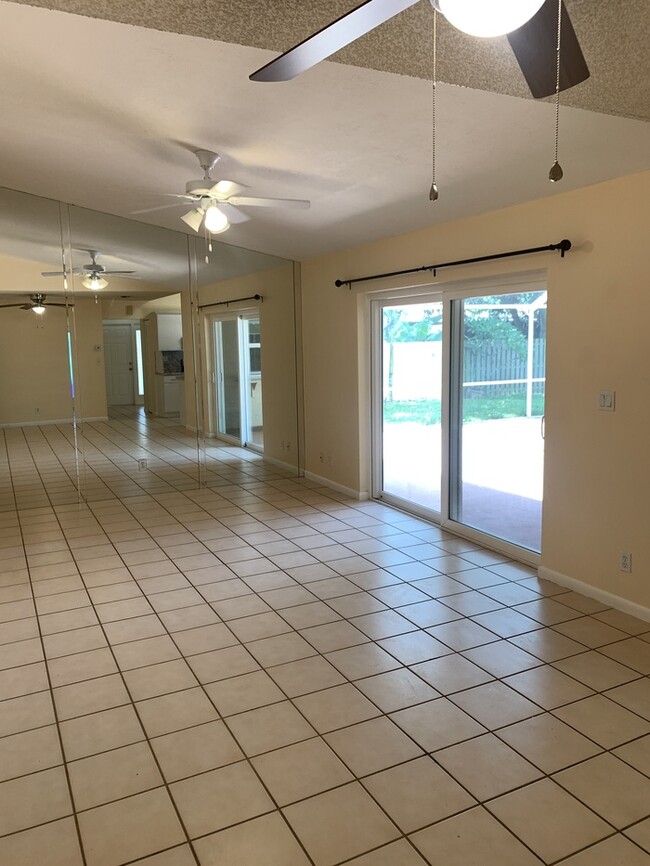 Building Photo - 9840 NW 28th Ct