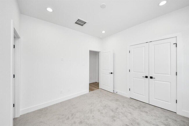 Building Photo - 107 Frawley St