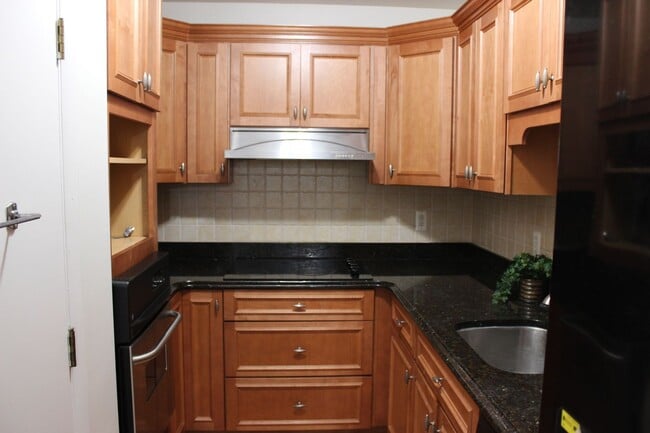 Building Photo - Pristine 2Bed Condo Unit in Warren Lodge!