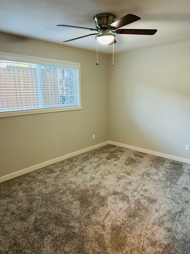 Building Photo - Beautifully Remodeled Downtown Camas Home