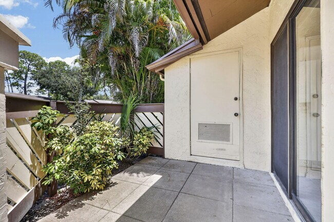 Building Photo - 184 Mastic Tree Ct
