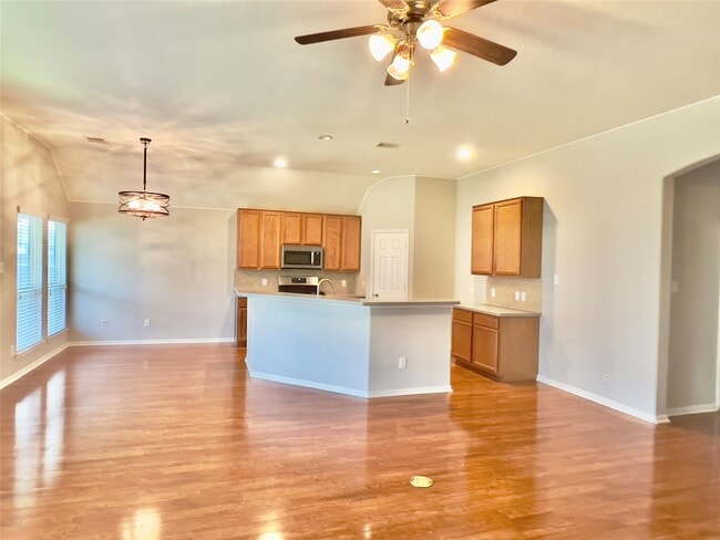 Building Photo - 9912 Western Ridge Way