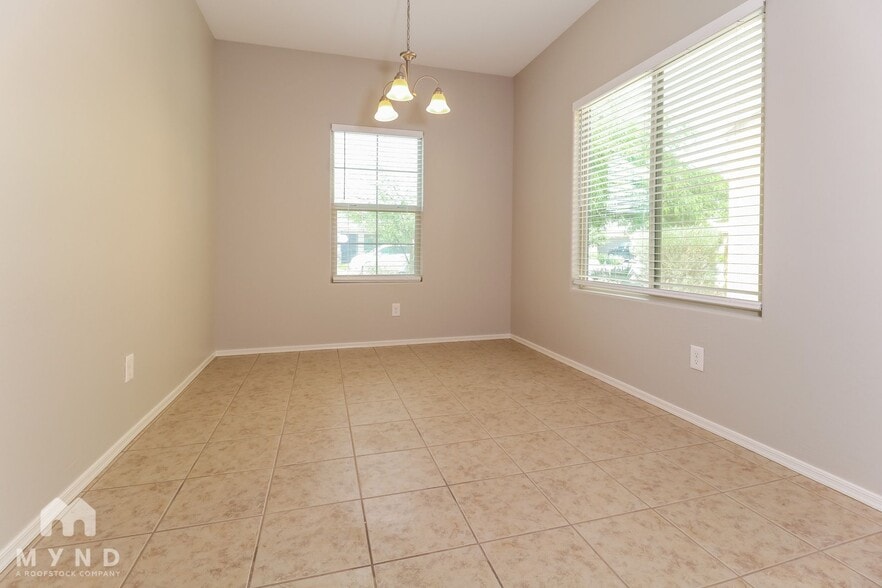 Building Photo - 2745 E Mews Rd