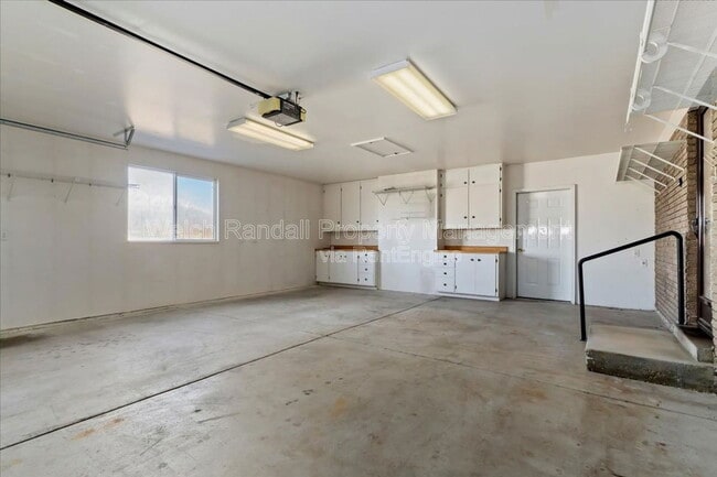 Building Photo - 506 N Geneva Rd