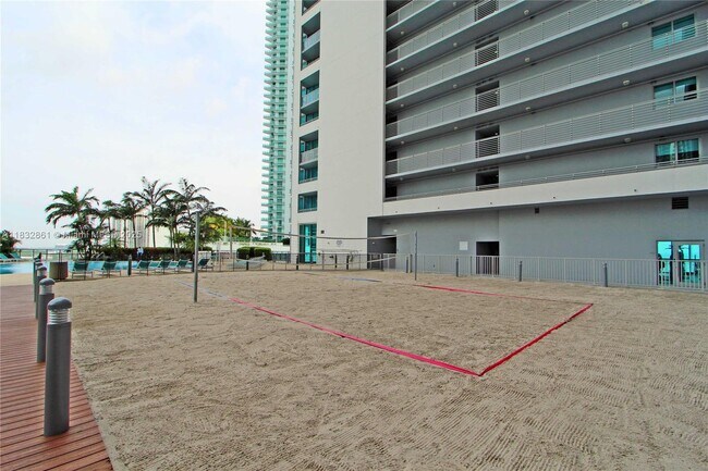 Building Photo - 888 Biscayne Blvd