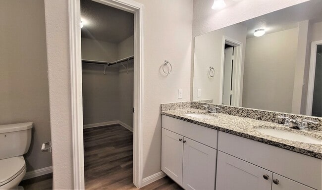 Building Photo - 3/2 in VOSS FARMS