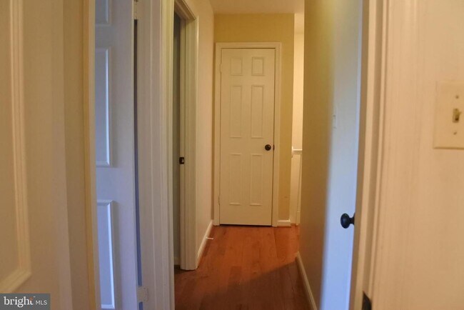 Building Photo - 2113 Kings Mill Ct