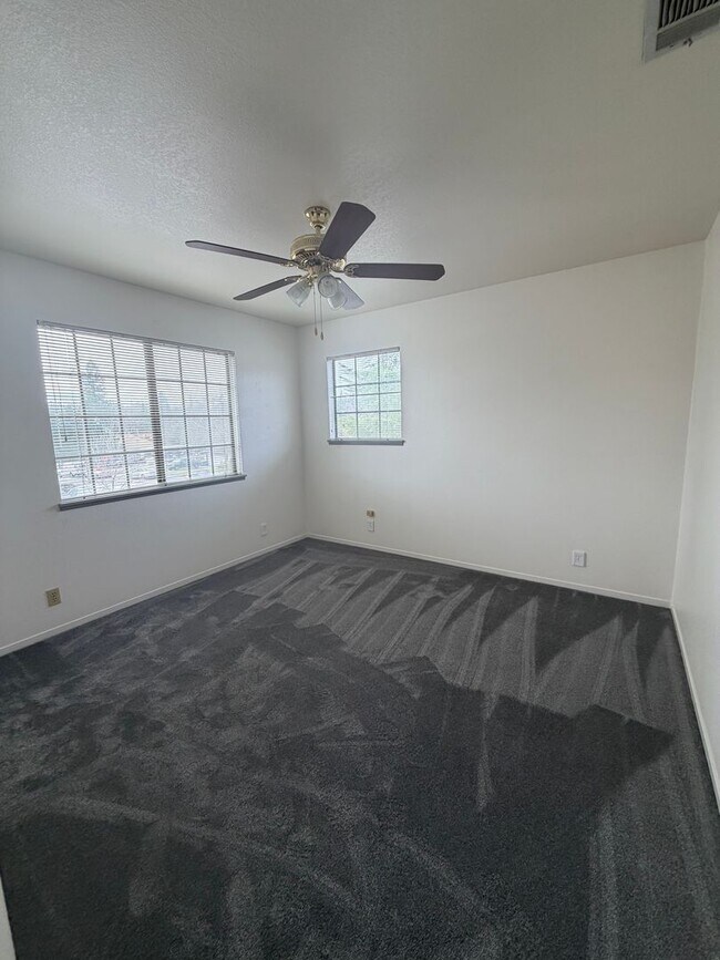 Building Photo - 3 Bedroom Home in Cameron Park