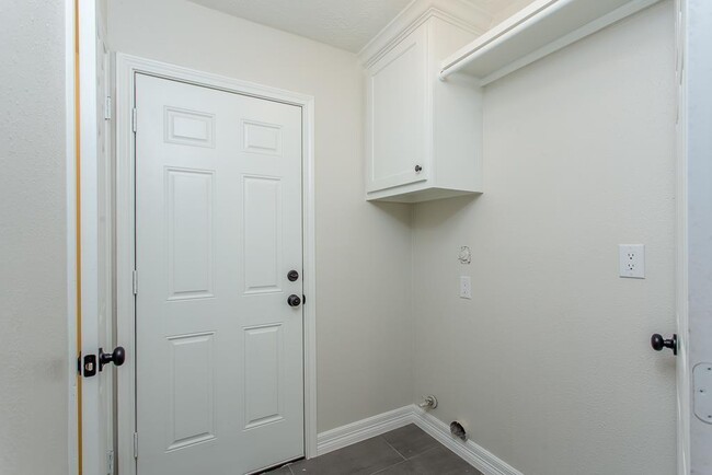 Building Photo - 12410 Brook Meadows Ln