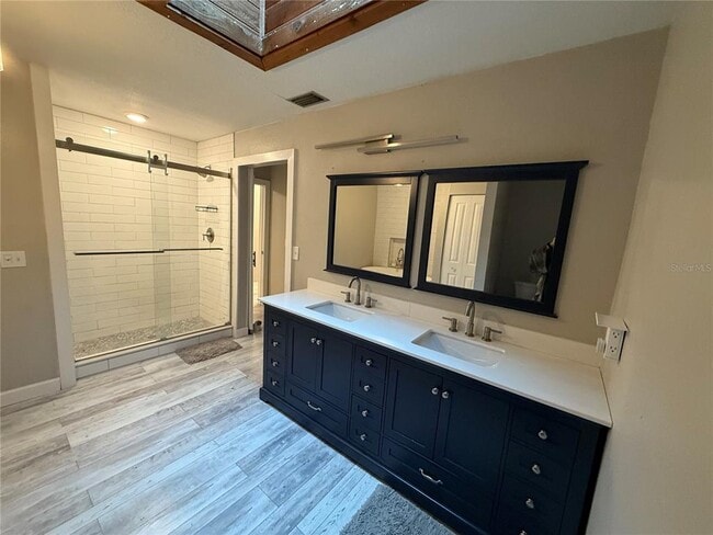 Building Photo - 13717 Lazy Oak Dr