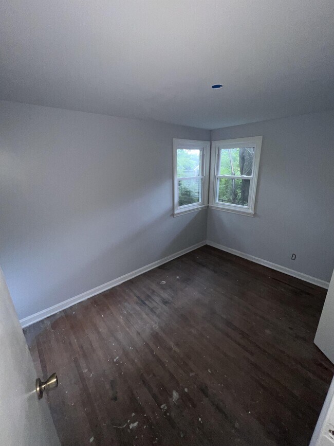 Building Photo - 400 Knickerbocker Ave