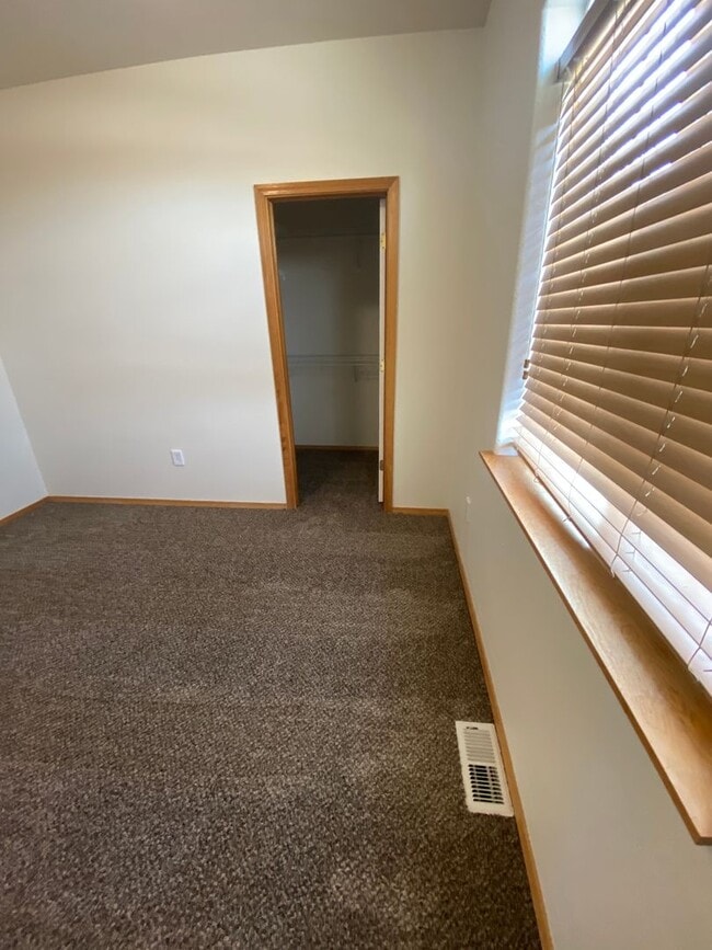 Building Photo - April Rent FREE - Triple Car Garage