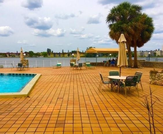 Building Photo - 1591 NE Miami Gardens Dr