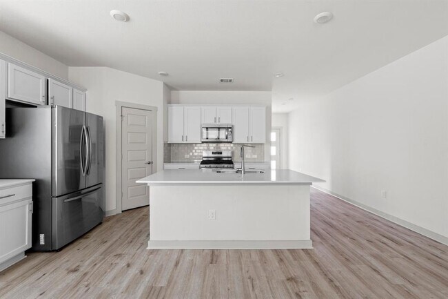 Building Photo - 7404 Sagira Path