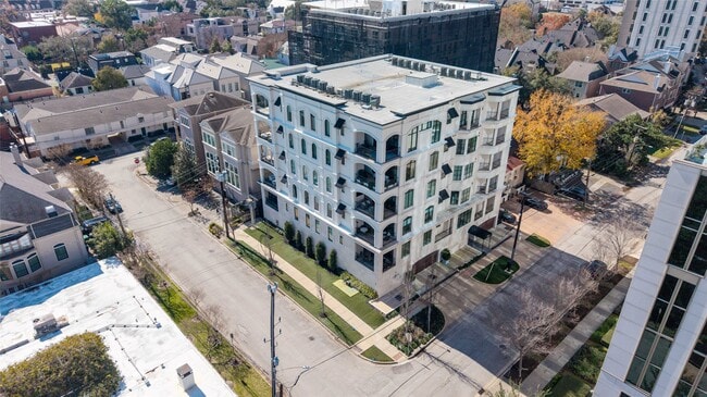 Building Photo - 2221 Welch St