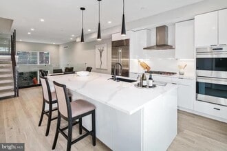 Building Photo - 2102 Kimball St