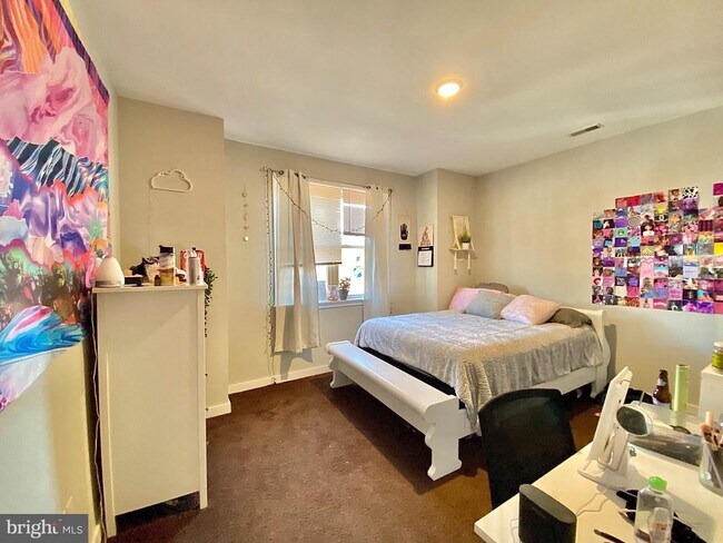 Building Photo - 2020 N Carlisle St