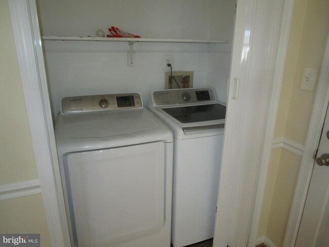 Building Photo - 8711 Temple Hill Rd