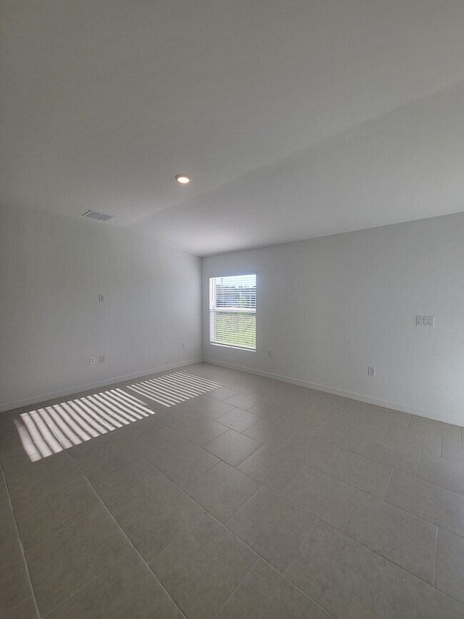 Building Photo - 3609 W Gator Cir