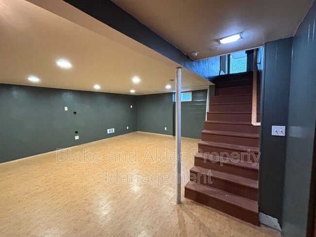 Building Photo - 7336 N Central St