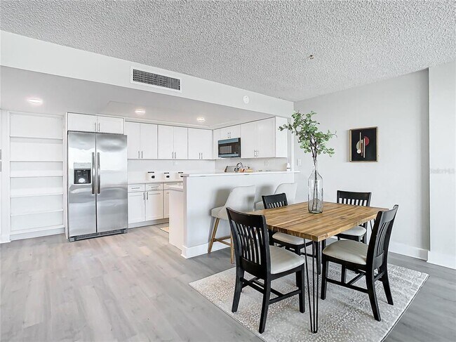 Building Photo - 400 Island Way