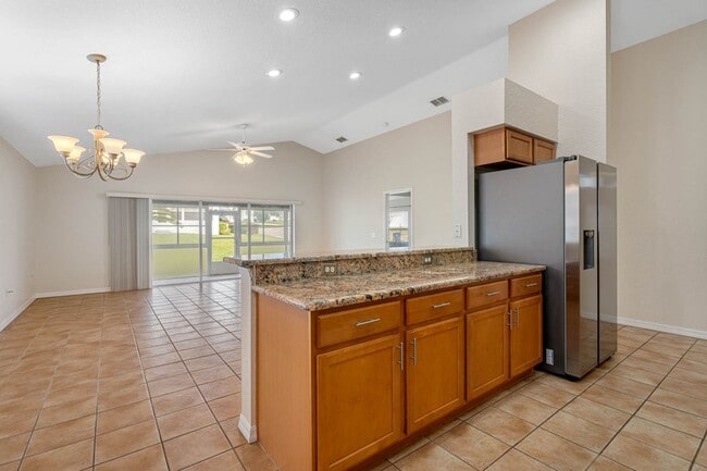 Building Photo - 3063 Westmoreland Dr