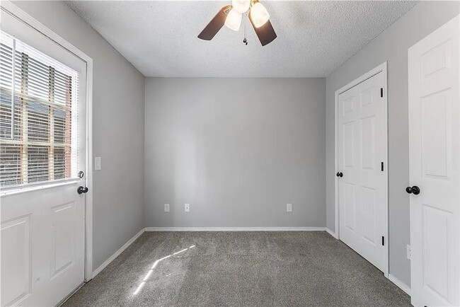 Building Photo - 3501 SW Landau Ct