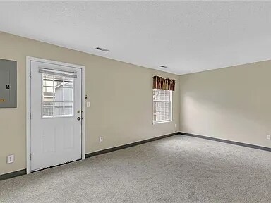 Building Photo - 2102 Victoria Ct