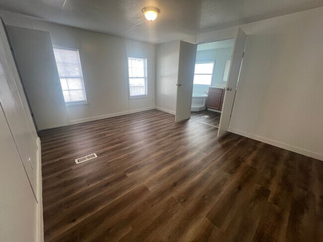 Building Photo - 3405 Cesar Chavez Dr