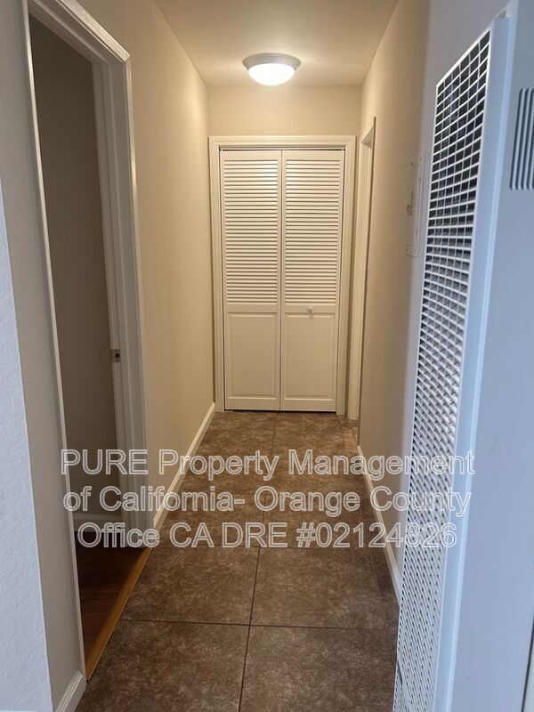 Building Photo - 208 19th St