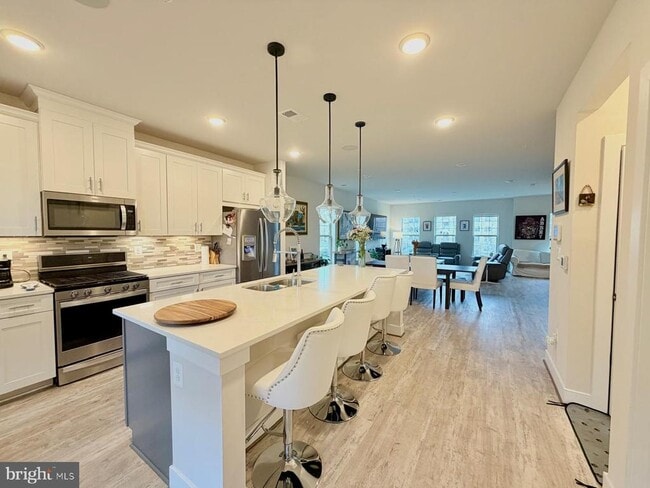 Building Photo - 9584 Fields Rd