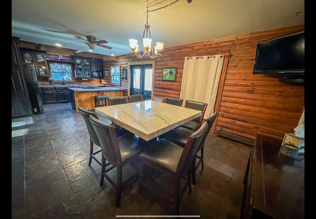 Building Photo - 27 Ann St