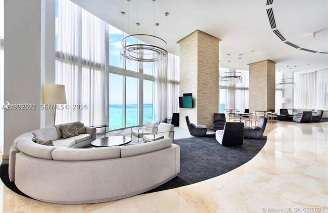 Building Photo - 16001 Collins Ave